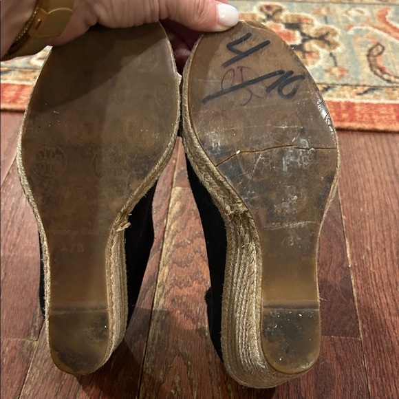Tory Burch Black Wedge Espadrille Shoes - Picture 10 of 11